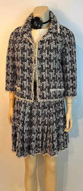 Chanel 05A 2005 Fall Dark Navy Blue and White Skirt Suit Set US 6/8