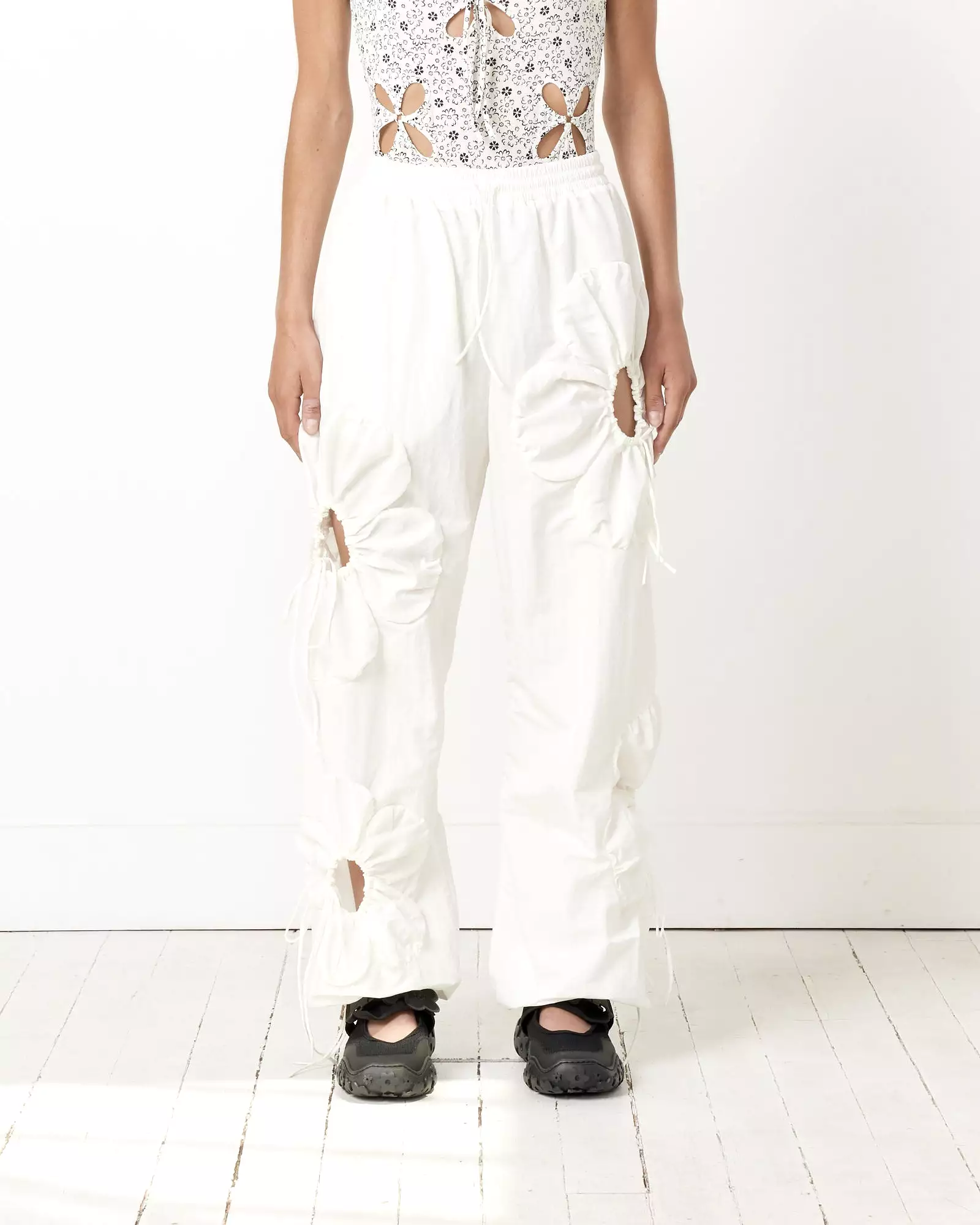 Flower Pants in White