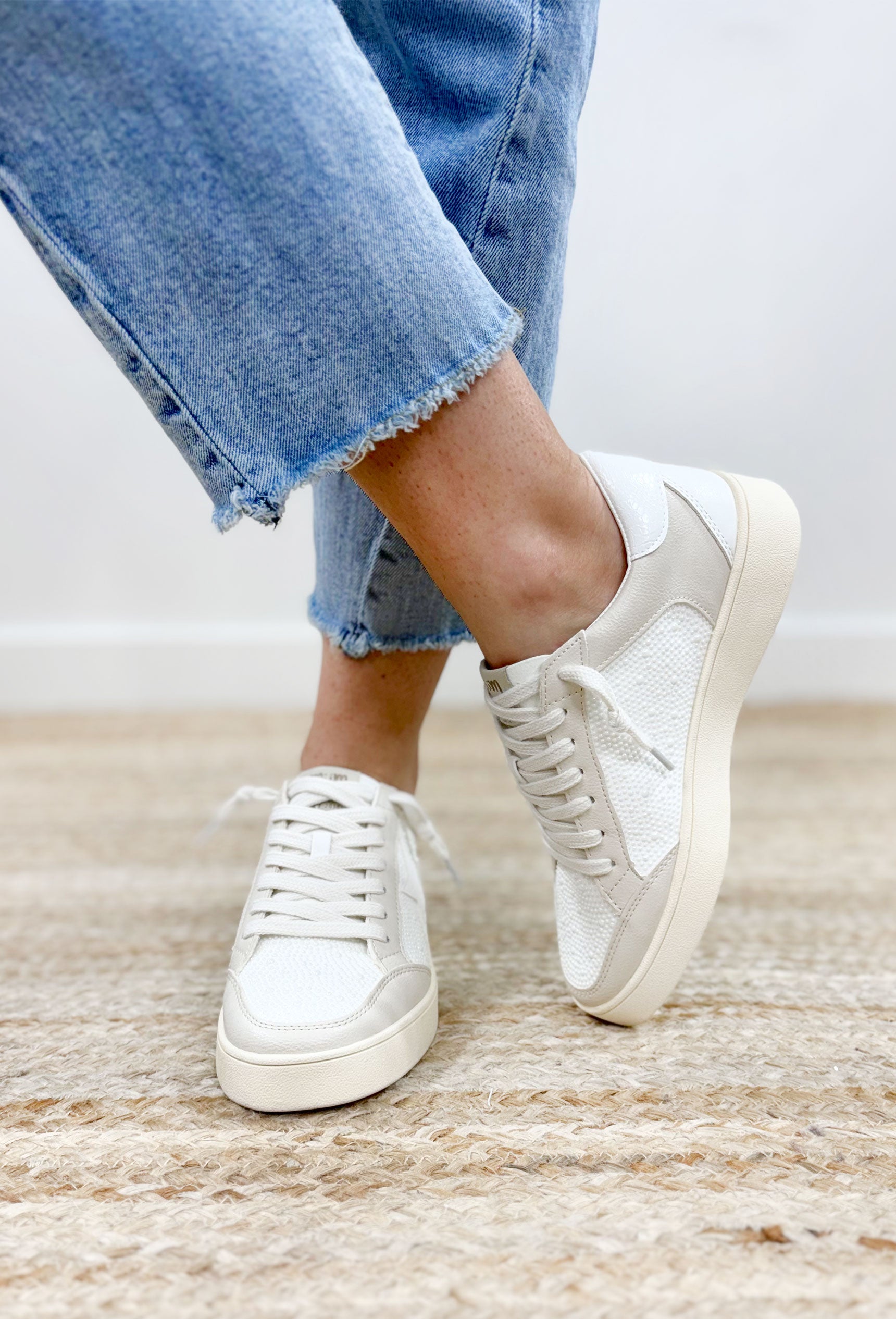 Juniper Star Sneakers in White Beige