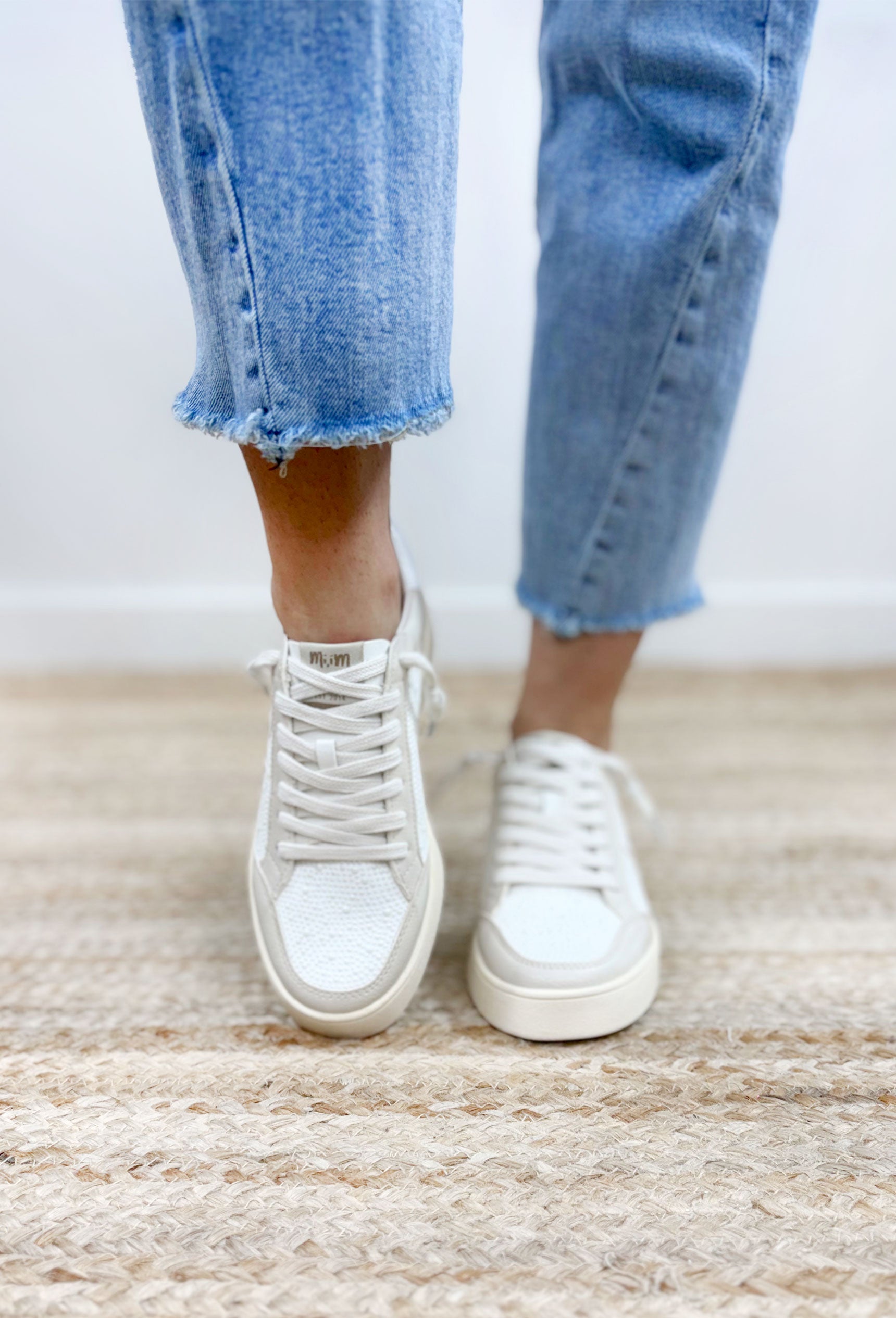 Juniper Star Sneakers in White Beige