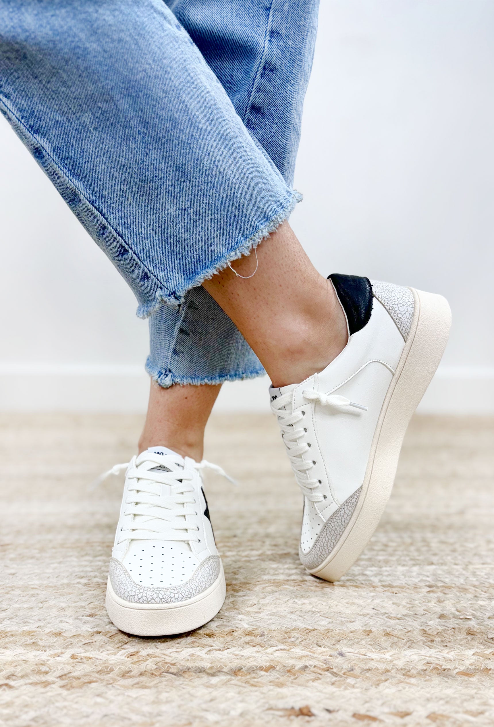 Juniper Star Sneakers in White