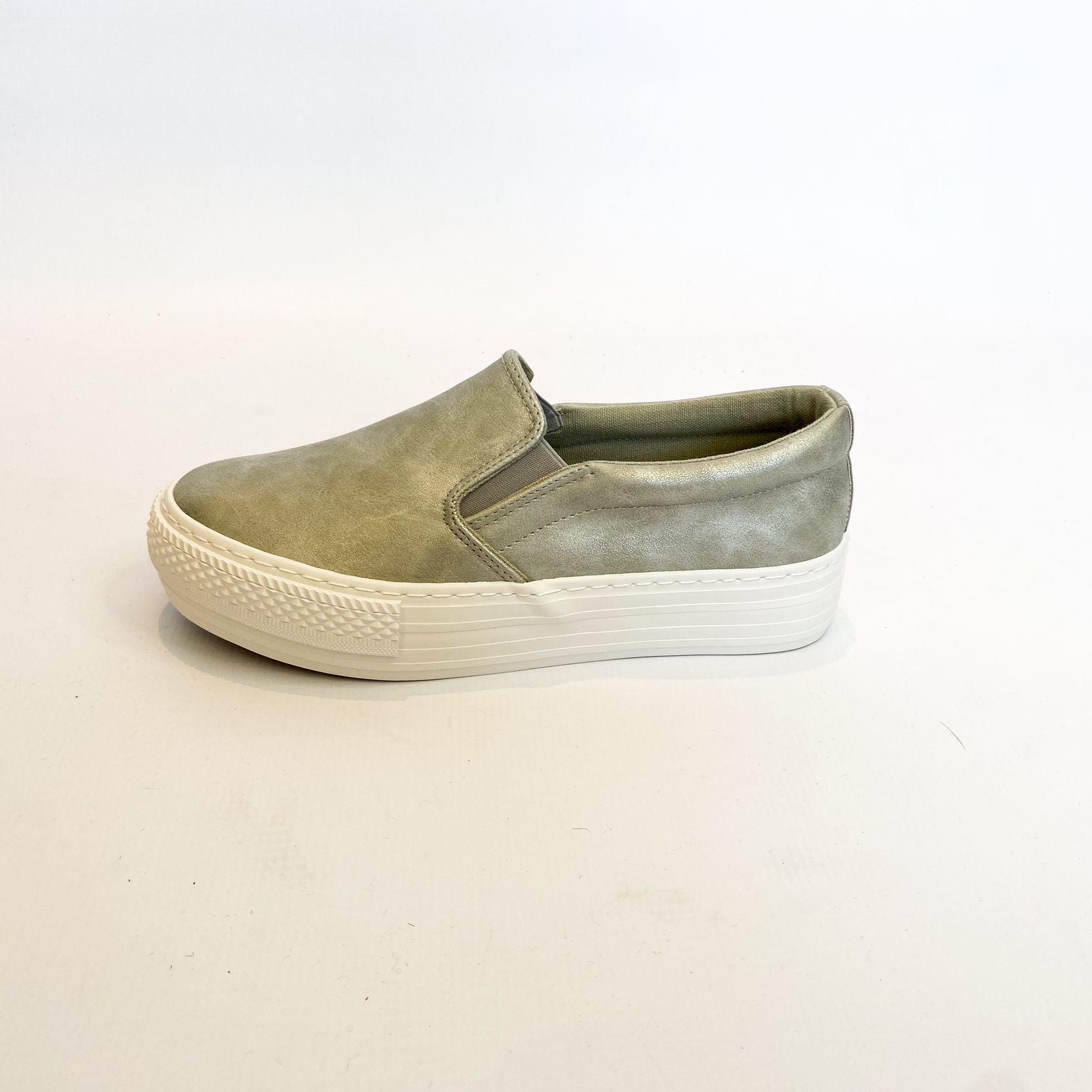 Savoy silver slip on